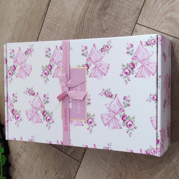 Stanley X LoveShackFancy 40oz NIB - Picture 7 of 11